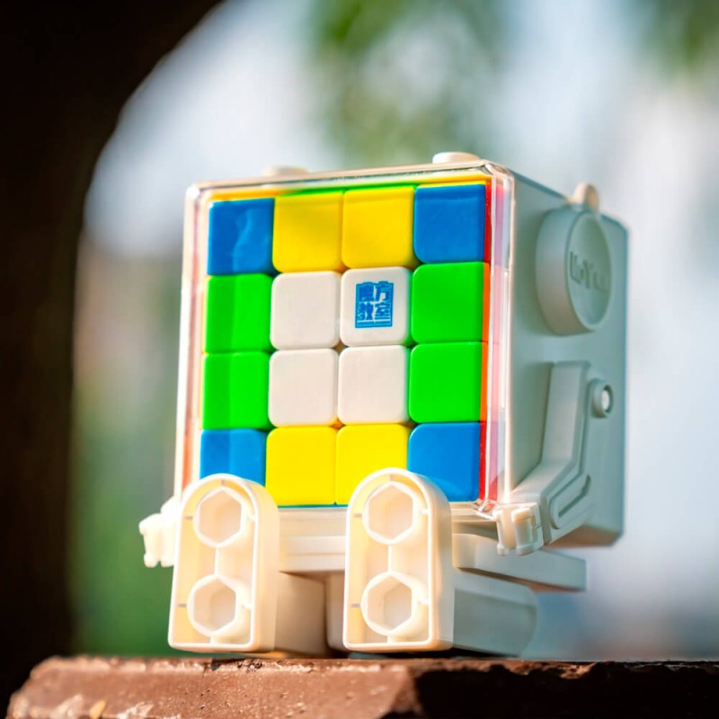 FunnyGoo MoYu Cube Robot MF8966 Cubing Classroom MFJS Meilong 4 4x4 Magic Puzzle Cube Stickerless con White Robot Shape Display Stand