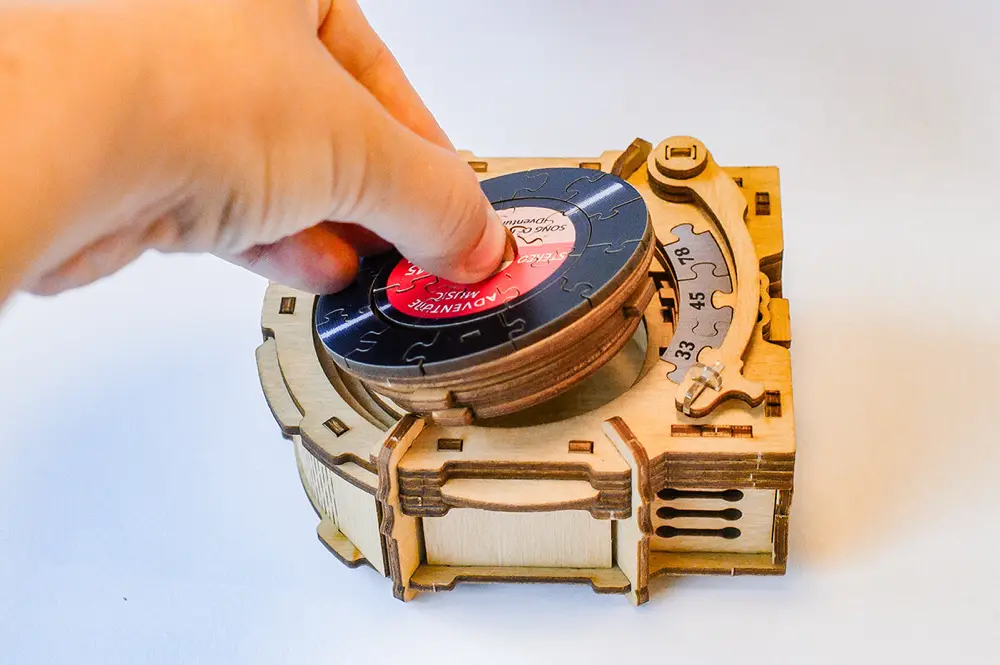 CluePuzzle Tourne-disque : indices et solution – Indices – Énigme 4 – Solution
