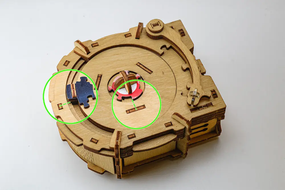 CluePuzzle Tourne-disque : indices et solution – Solution – Ouvrir sans résoudre